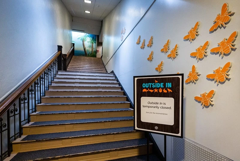 covid-19-social-distancing-signs